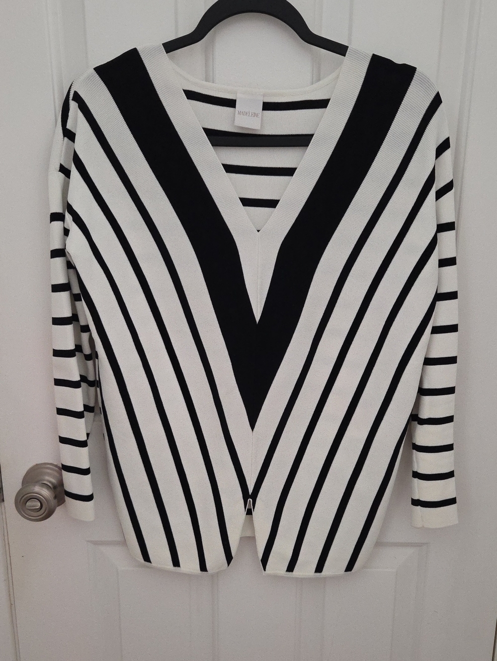 Madeline V-Neck Striped Sweater - Black & White Size 4 oversized